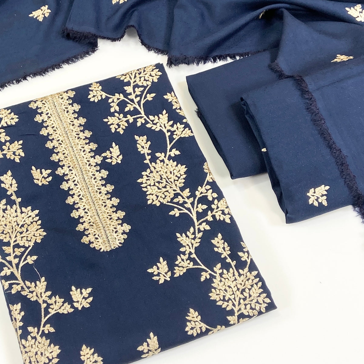 Bareeze Embroidered Karandi 3PC