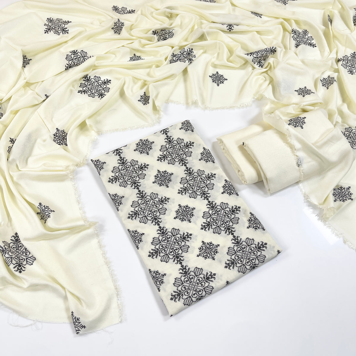 Bareeze Embroidered Karandi 3PC