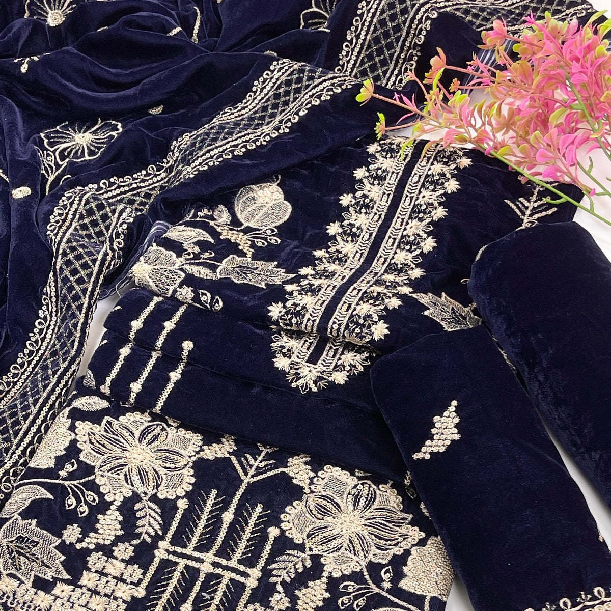Sana Safinaz Luxury Emb Velvet 3PC