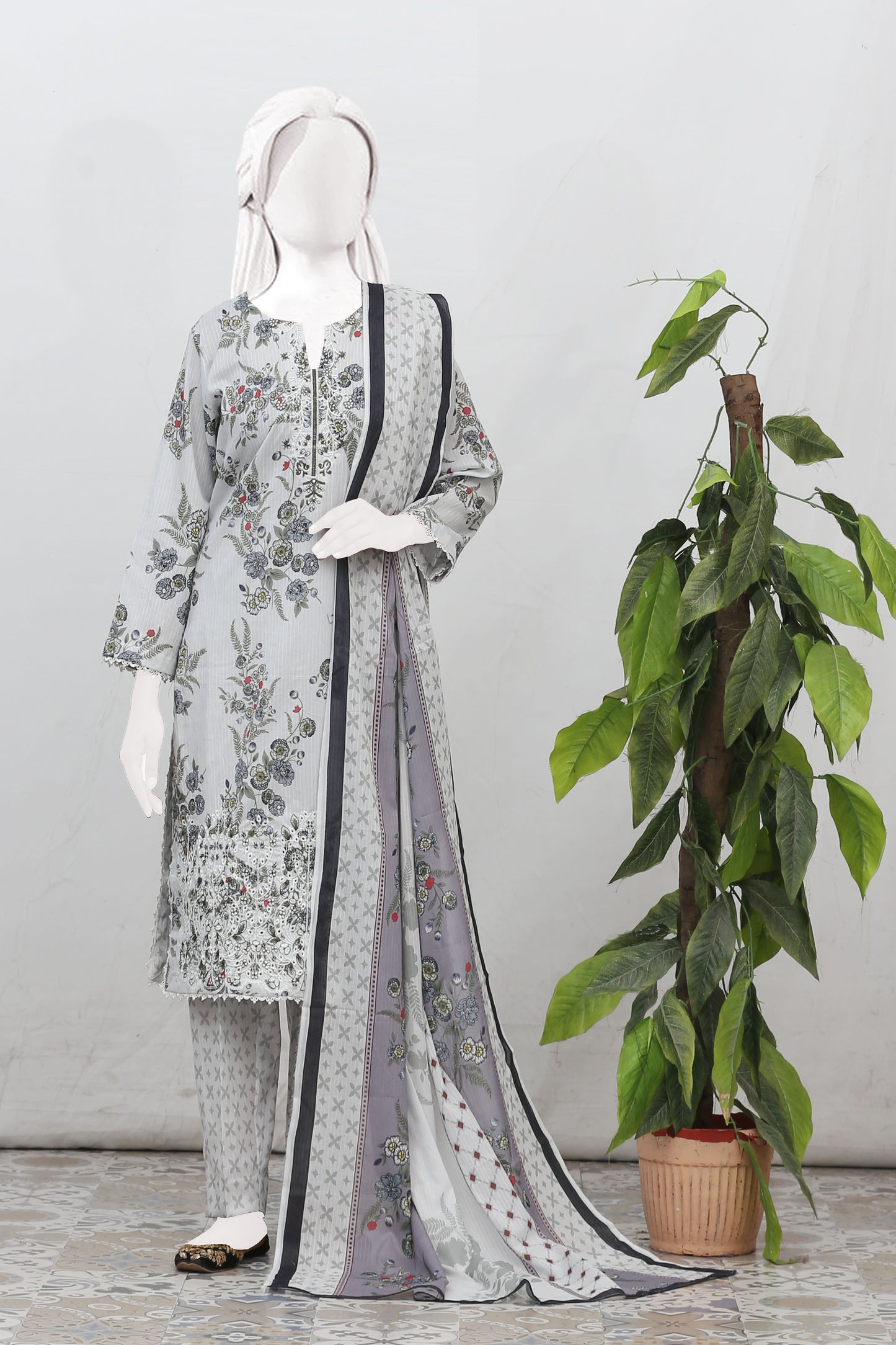 Mohagni By Anaya Noor Tana Dora Emb Lawn 3PC
