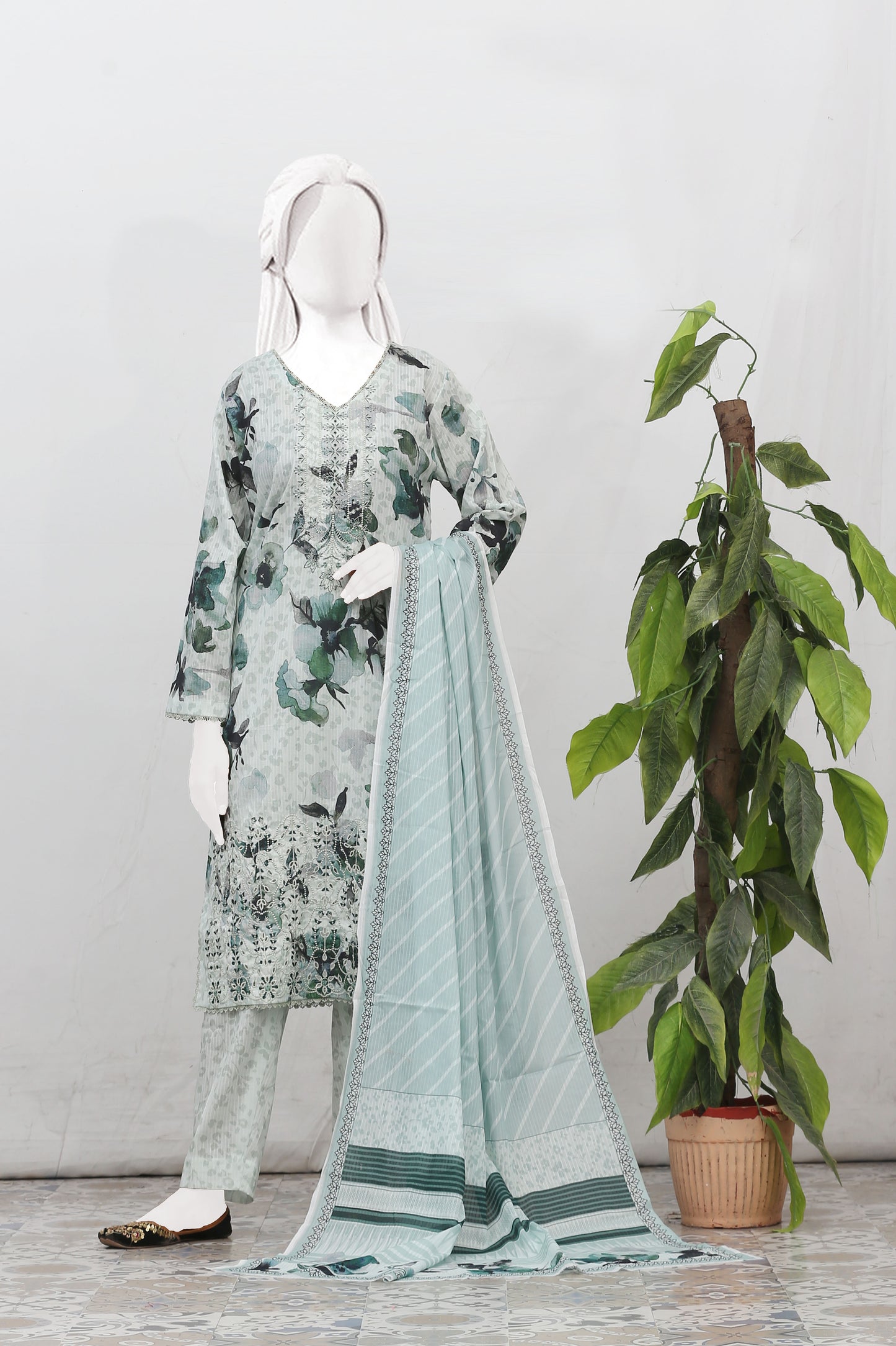 Mohagni By Anaya Noor Tana Dora Emb Lawn 3PC