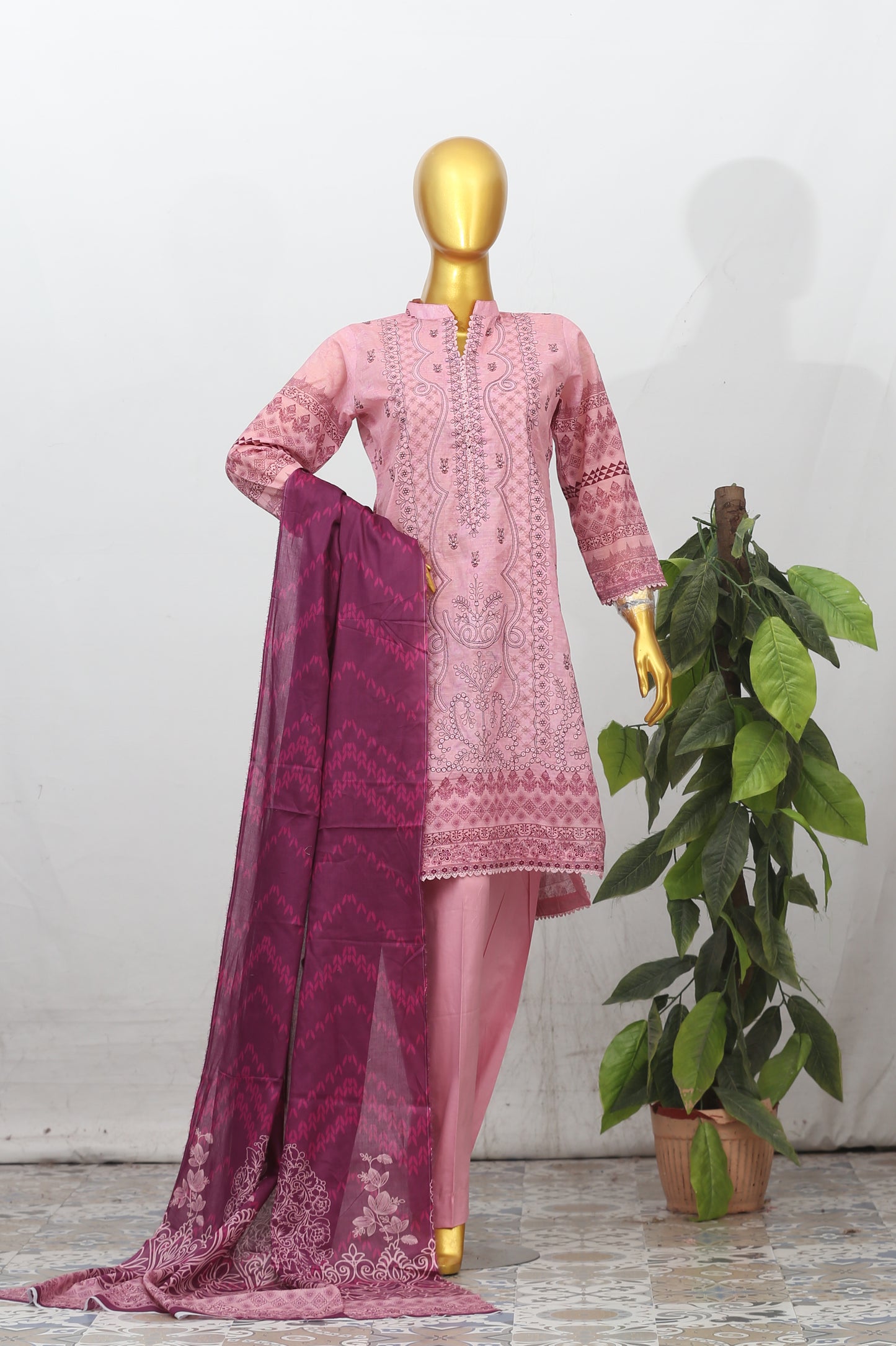 Zarnish By Anaya Noor Heavy Emb Lawn 3PC