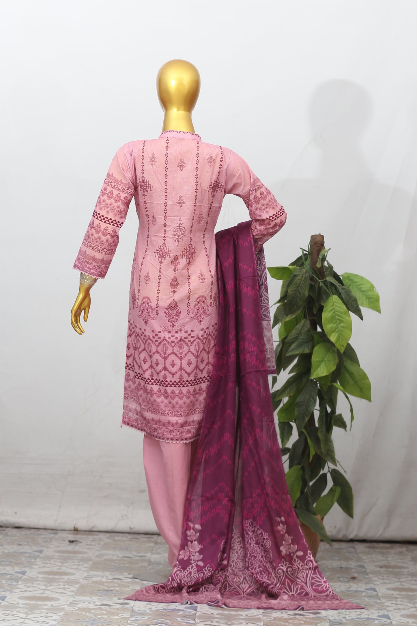Zarnish By Anaya Noor Heavy Emb Lawn 3PC