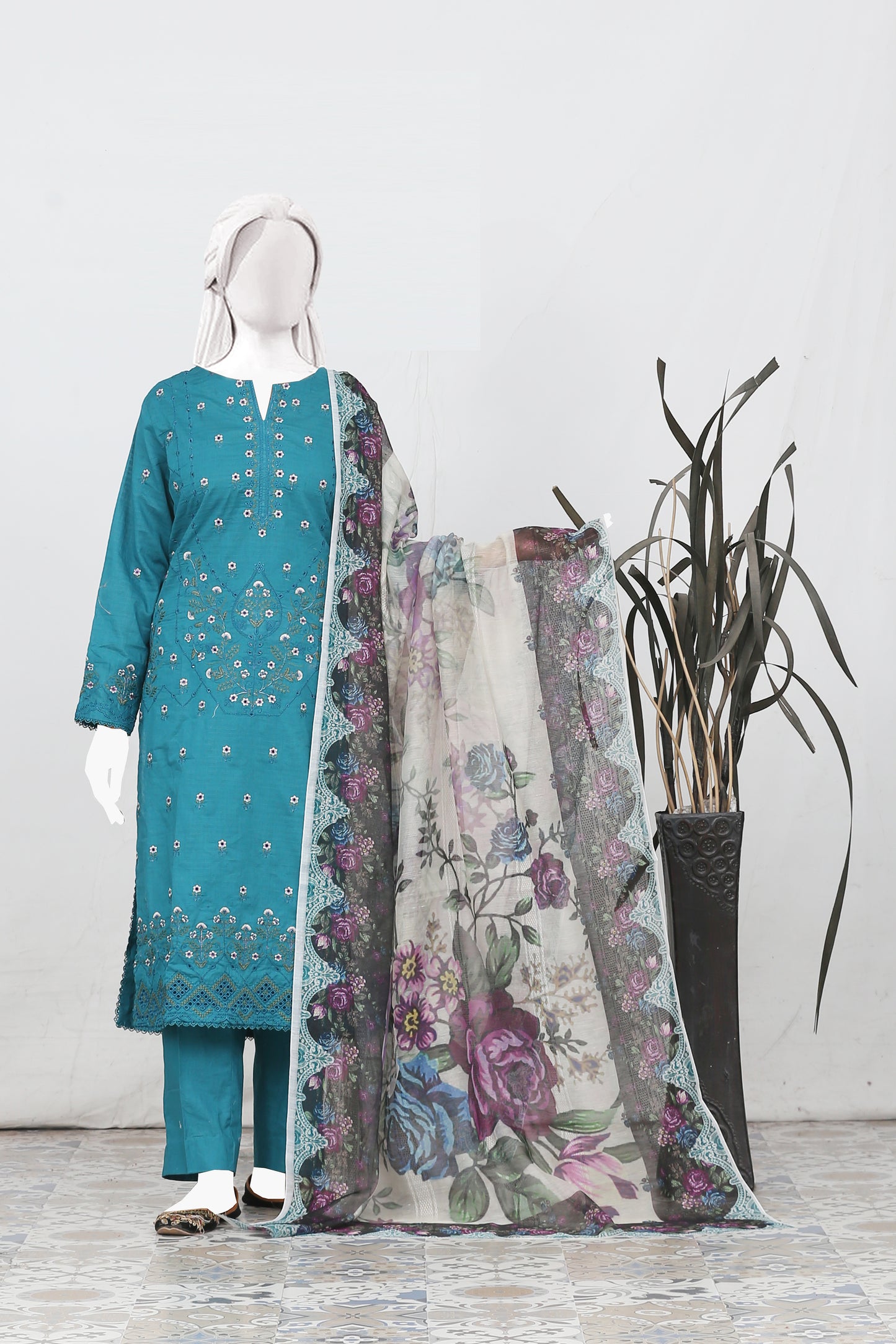 Zarqash By Anaya Noor Bana Dora Emb 3PC