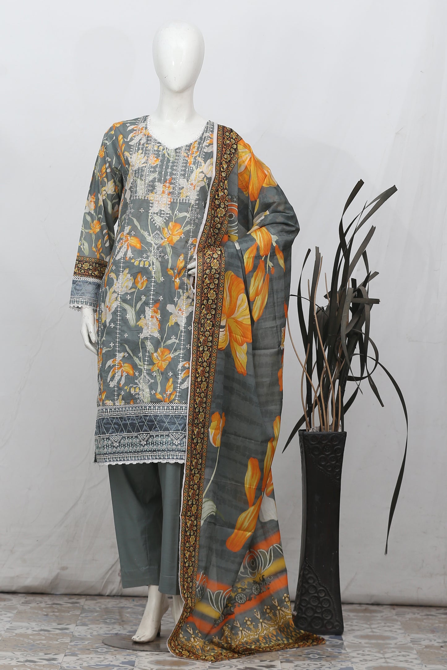 Fantak By Anaya Noor Heavy Emb Lawn 3PC