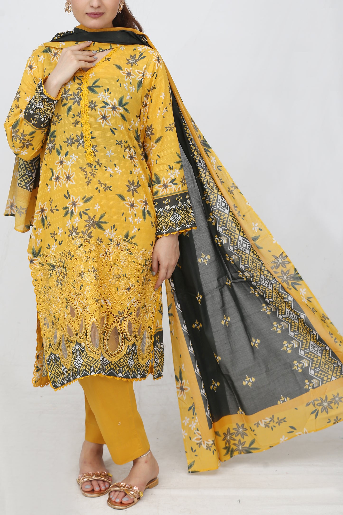 Phoolkari By Anaya Noor Printed Bana Dora Lawn 3PC