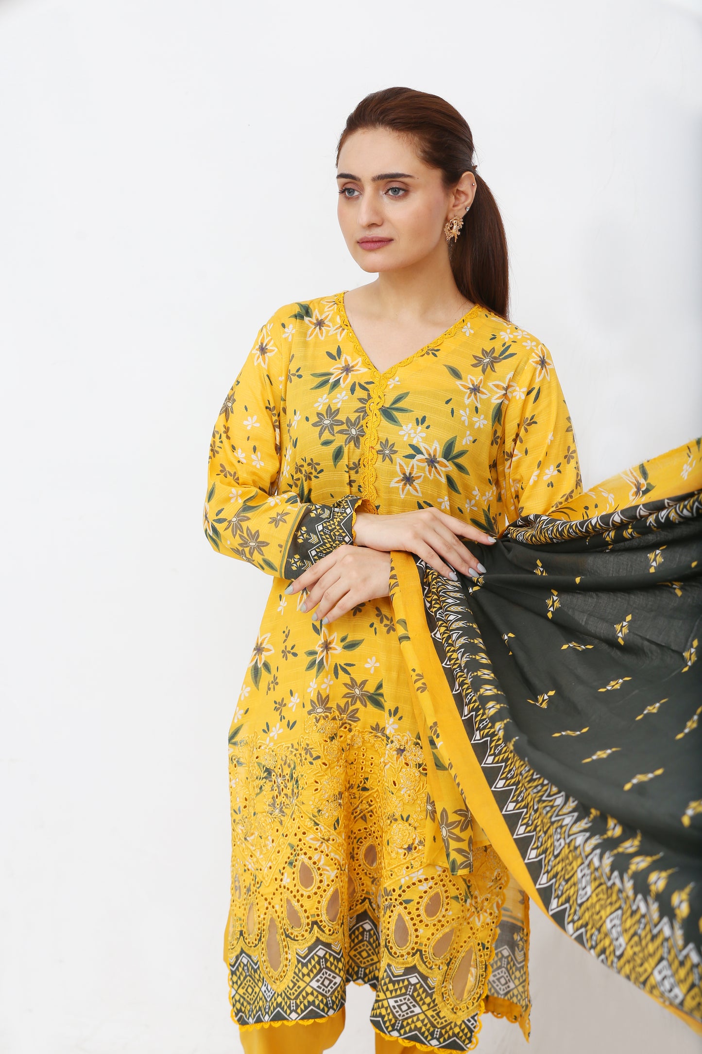 Phoolkari By Anaya Noor Printed Bana Dora Lawn 3PC