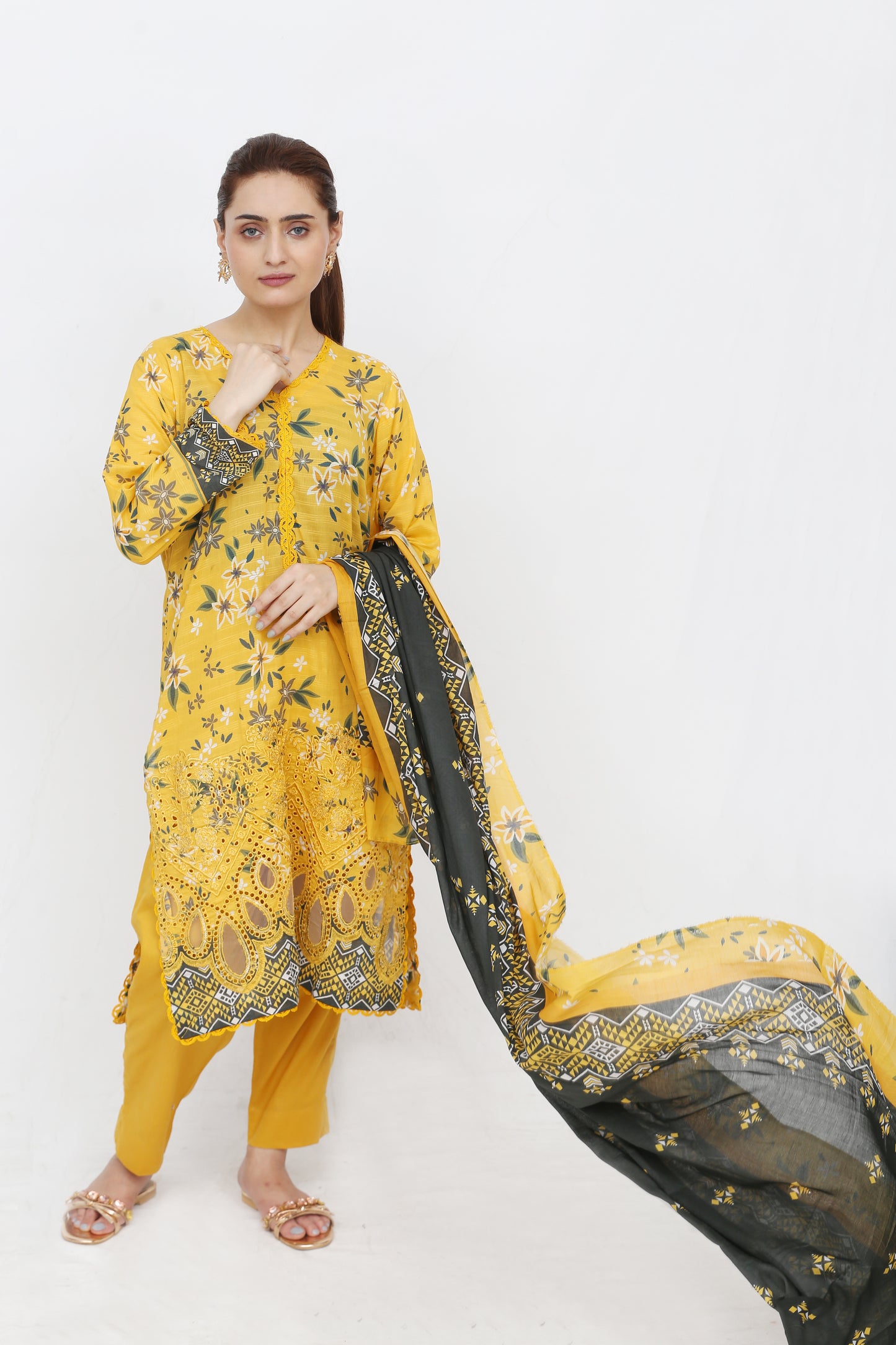 Phoolkari By Anaya Noor Printed Bana Dora Lawn 3PC