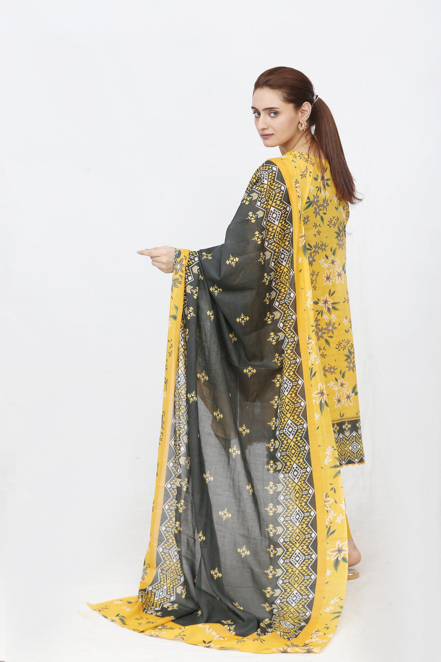 Phoolkari By Anaya Noor Printed Bana Dora Lawn 3PC