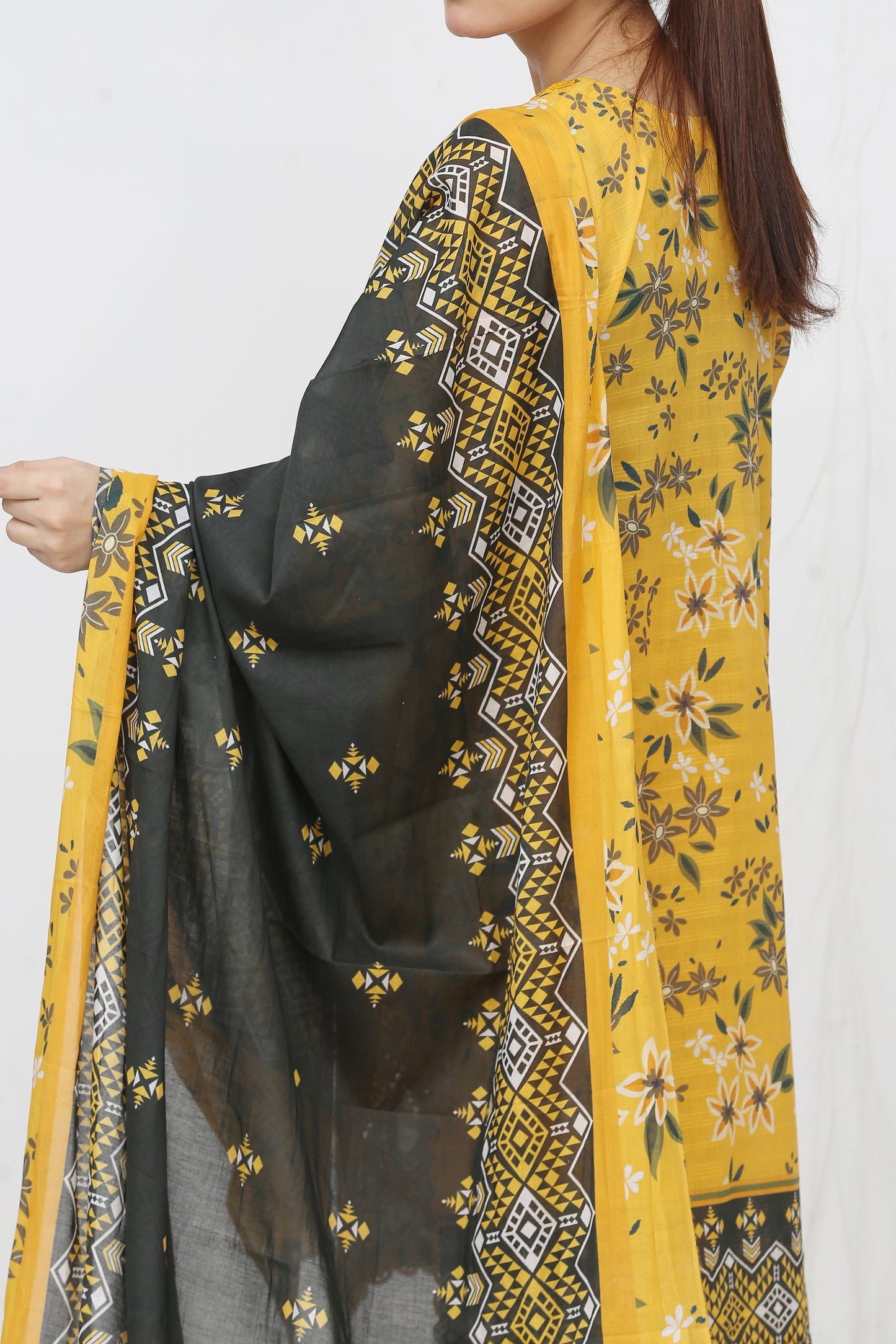 Phoolkari By Anaya Noor Printed Bana Dora Lawn 3PC