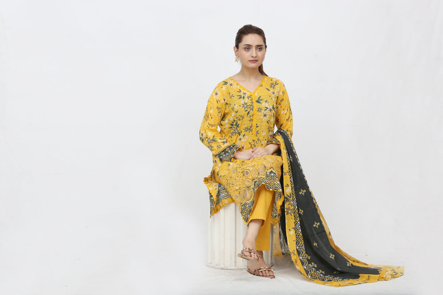 Phoolkari By Anaya Noor Printed Bana Dora Lawn 3PC