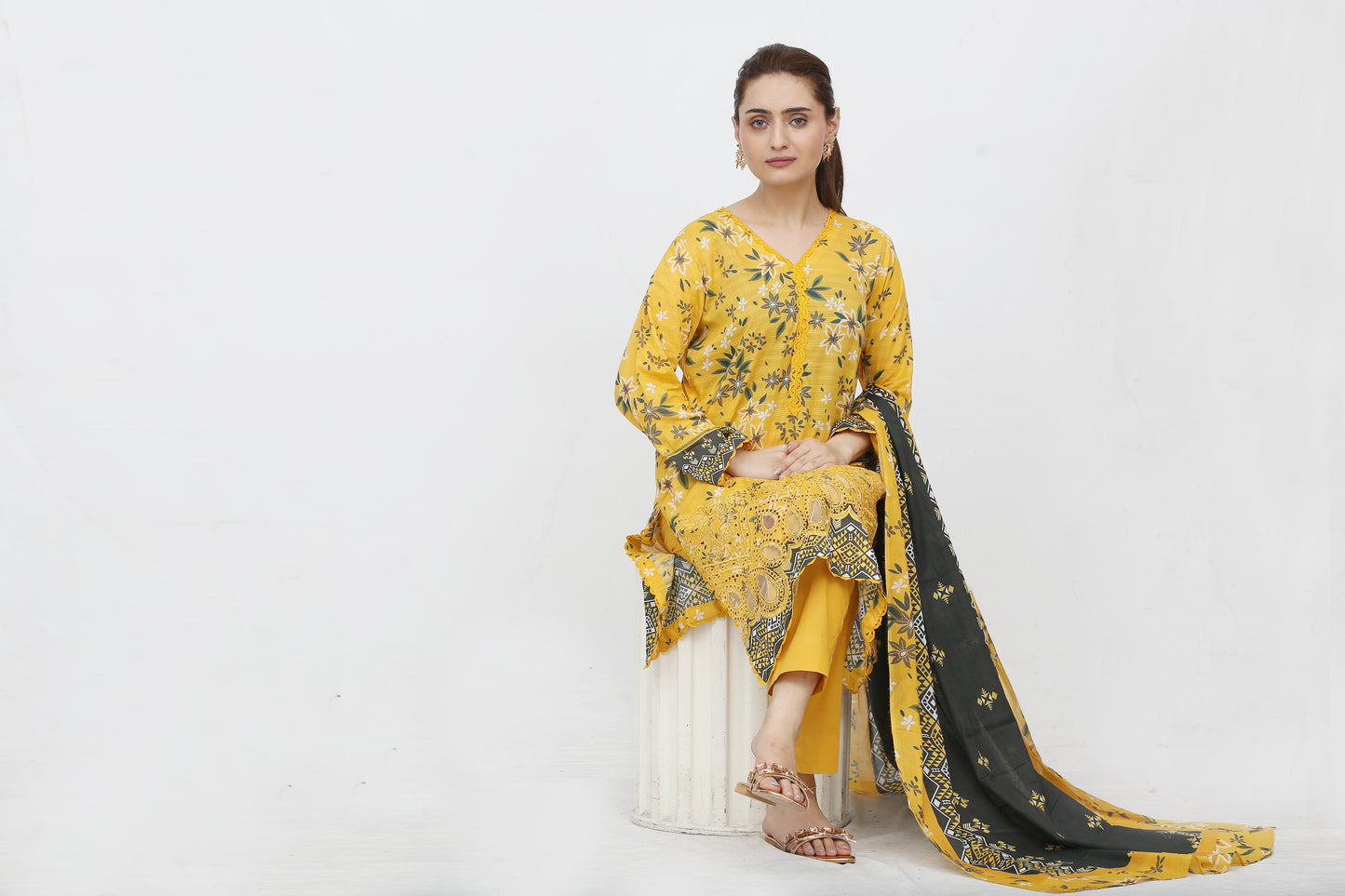 Phoolkari By Anaya Noor Printed Bana Dora Lawn 3PC