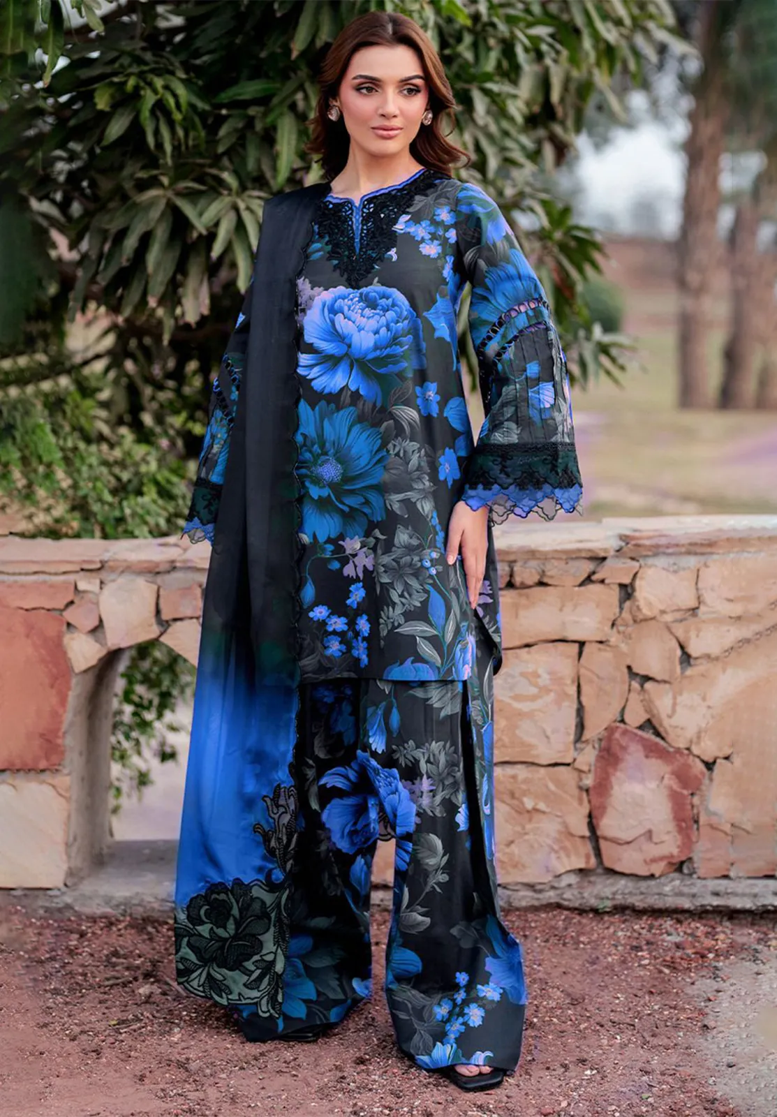 Iznik Digital Printed Lawn WIth Emb Patches 3PC