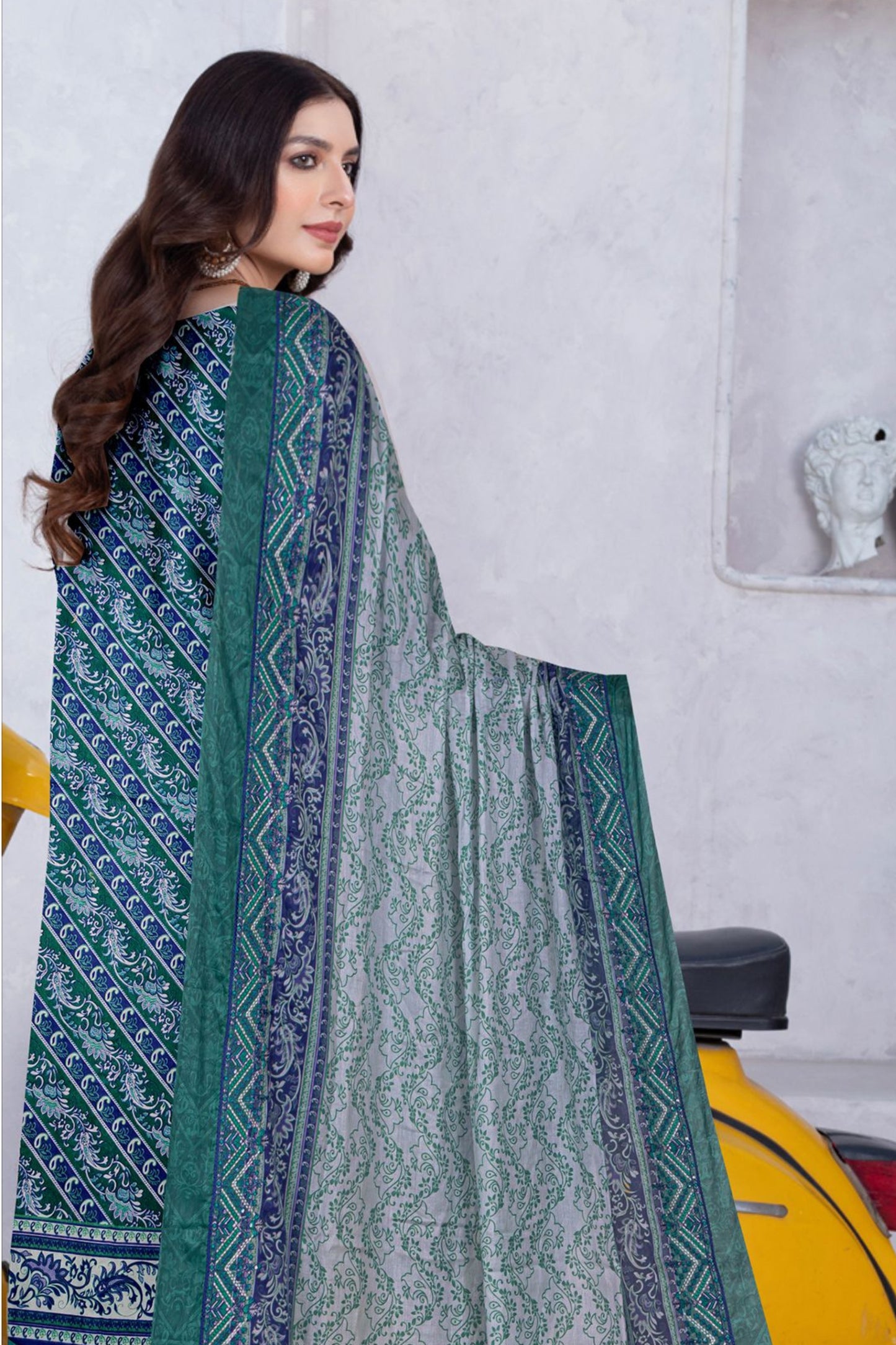 Khoobsurat by Hania Emb Lawn 3PC