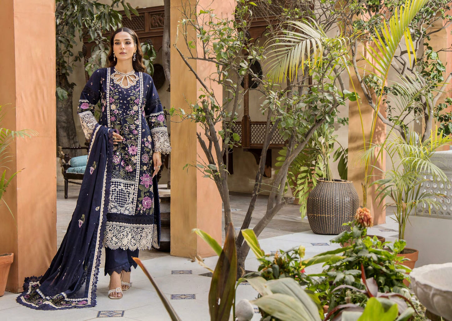 Eshaisha Luxury Lawn 3-PC